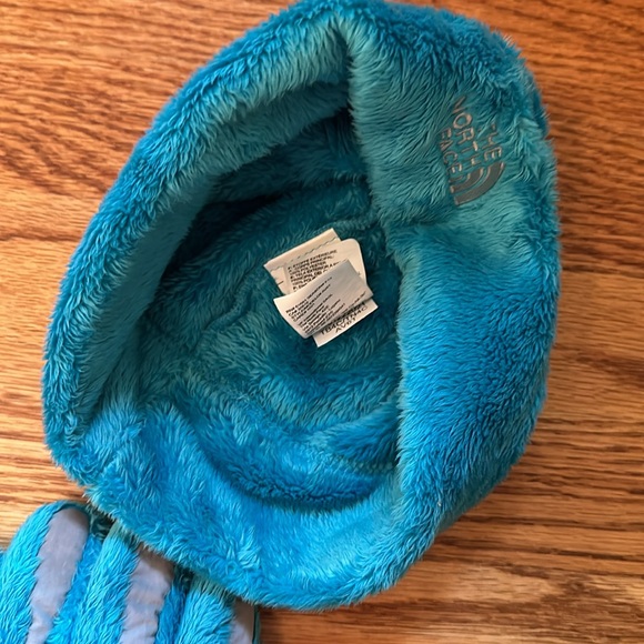The North Face Kids Fleece Hat/Gloves Set - Picture 2 of 5